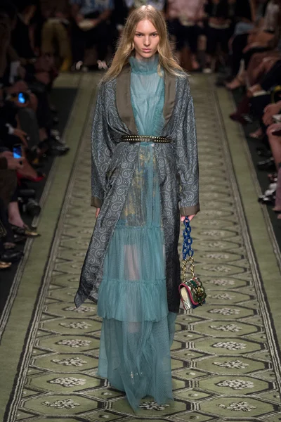 Look 39